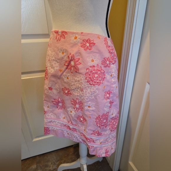 LILLY PULITZER PINK FLORAL SKIRT, SIZE 12 - Picture 2 of 10